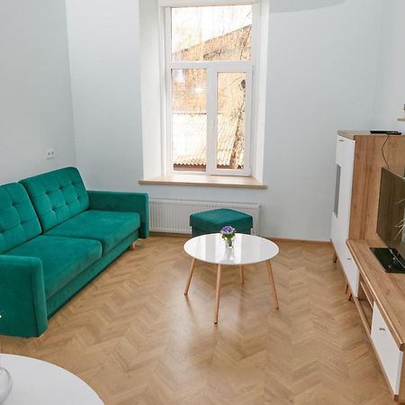 Modern Flat By Lukiskiu Square Вильнюс Экстерьер фото